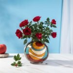 Handgedrehte Keramikvase 16 cm bunt – Handglasierte dekorative Blumenvase aus Keramik