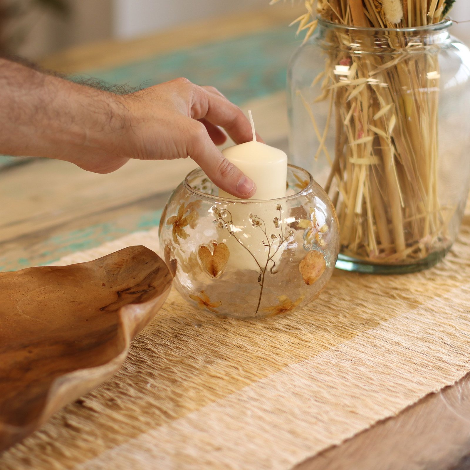 Glas Kerzenhalter mit getrockneten Blumen groß – Windlicht aus recyceltem Glas 12x13 cm
