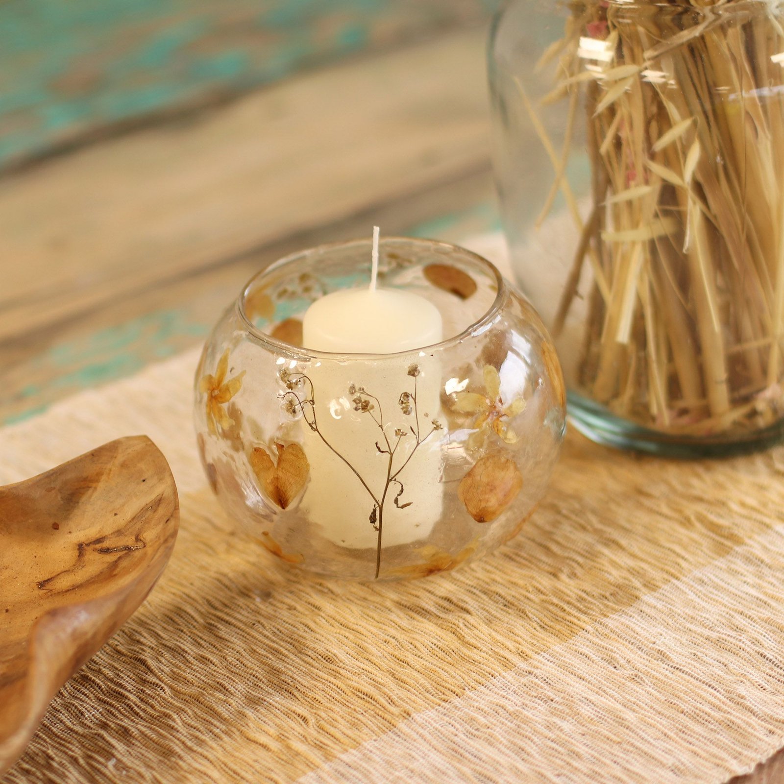 Glas Kerzenhalter mit getrockneten Blumen groß – Windlicht aus recyceltem Glas 12x13 cm
