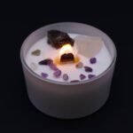 Chakra Kristallkerze Kronenchakra – Sojawachs Kerze mit Kristallen, 17h, 8.5×5 cm, 0.36 kg