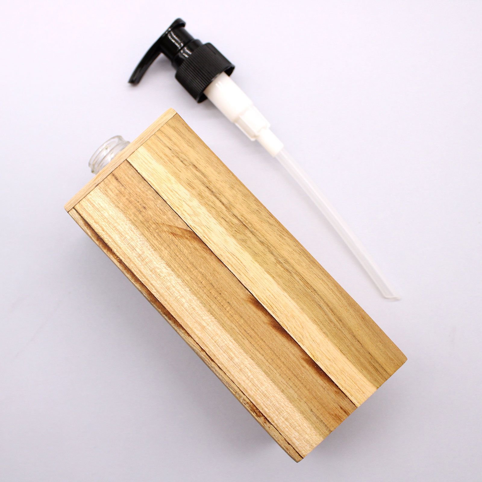 bG9jYWw6Ly9tZWRpYS85TS9DRS82MFIzMEMxRzZSVjNDRTlNL2Y2ZDk1MWFiLmpwZWc.jpg Natural Teakwood Soap Dispencer - Square