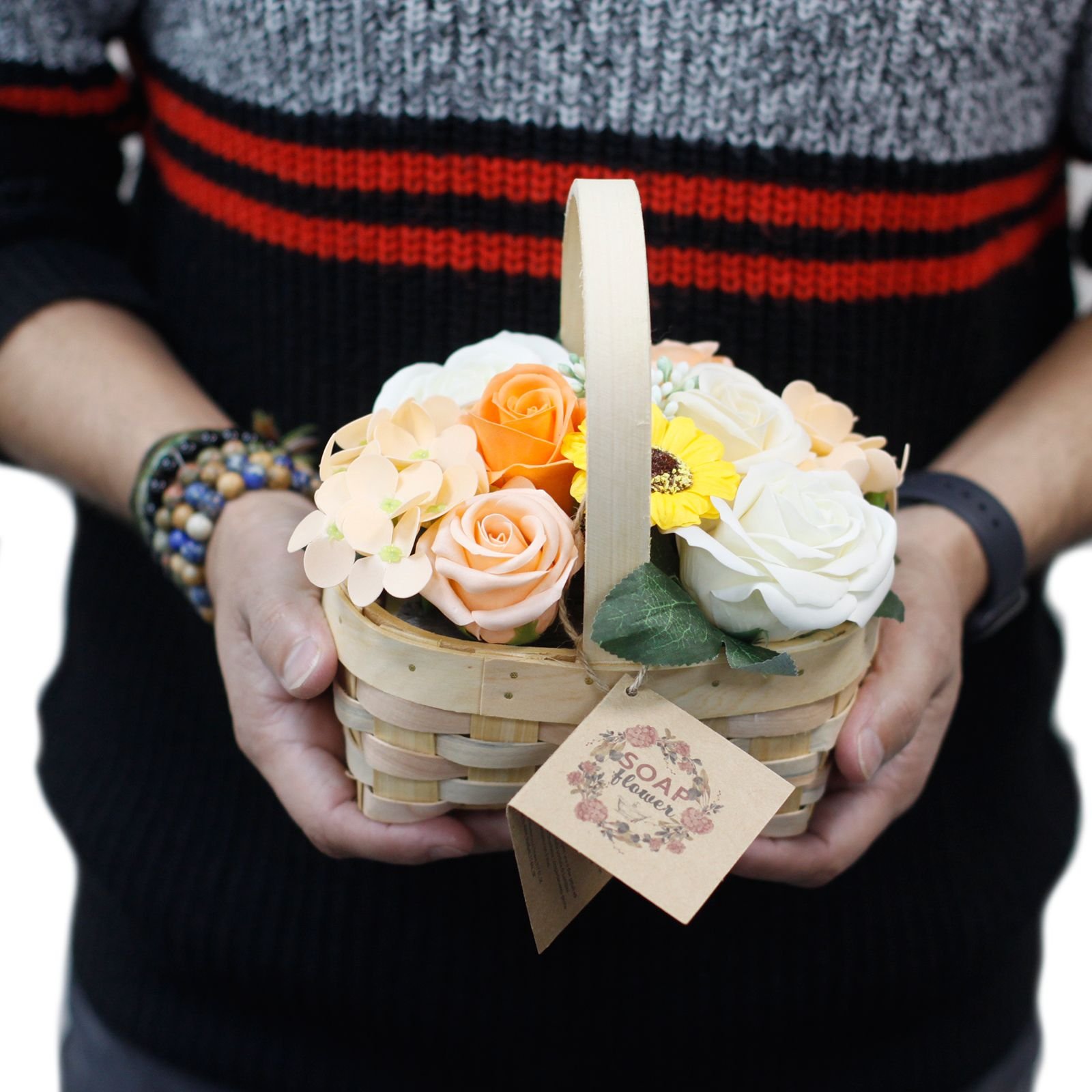 bG9jYWw6Ly9tZWRpYS85US9HRS82MFIzMEMxRzZNVktHRTlRL2E0MWNkMzhmLmpwZWc-3.jpg Medium Orange Bouquet in Wicker Basket