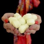 Vanille Cupcake Badeperlen 1300g Badefizzer Geschenkbox Süßer Vanille Duft Wellness Badezusatz – Matvana Vanille Cupcake Badeperlen 1300g Badefizzer Geschenkbox Süßer Vanille Duft Wellness Badezusatz