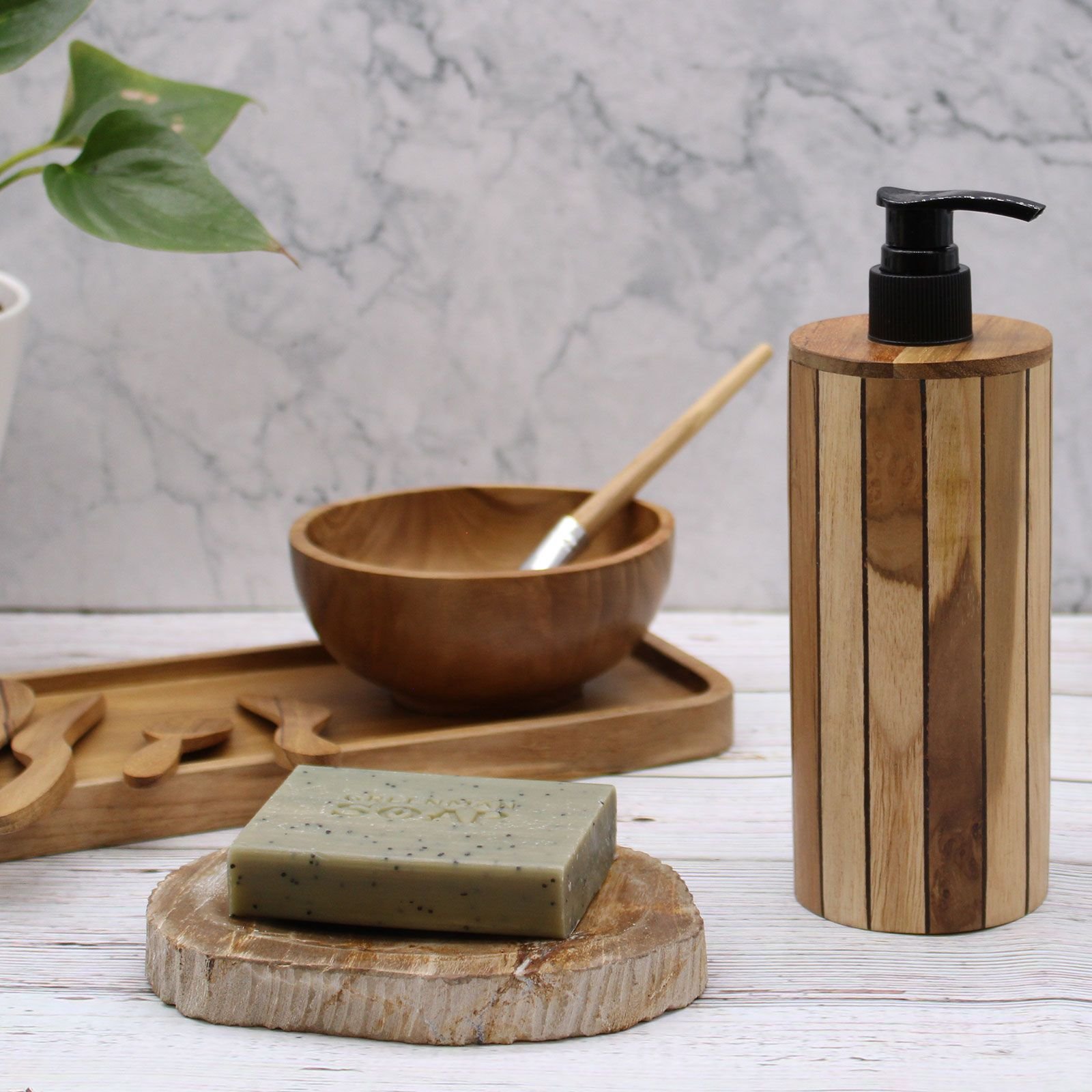 bG9jYWw6Ly9tZWRpYS8xSi9FQy82MFIzMEMxRzZSVjNFQzFKLzE5ZTA2OTg3LmpwZWc.jpg Natural Teakwood Soap Dispencer - Round