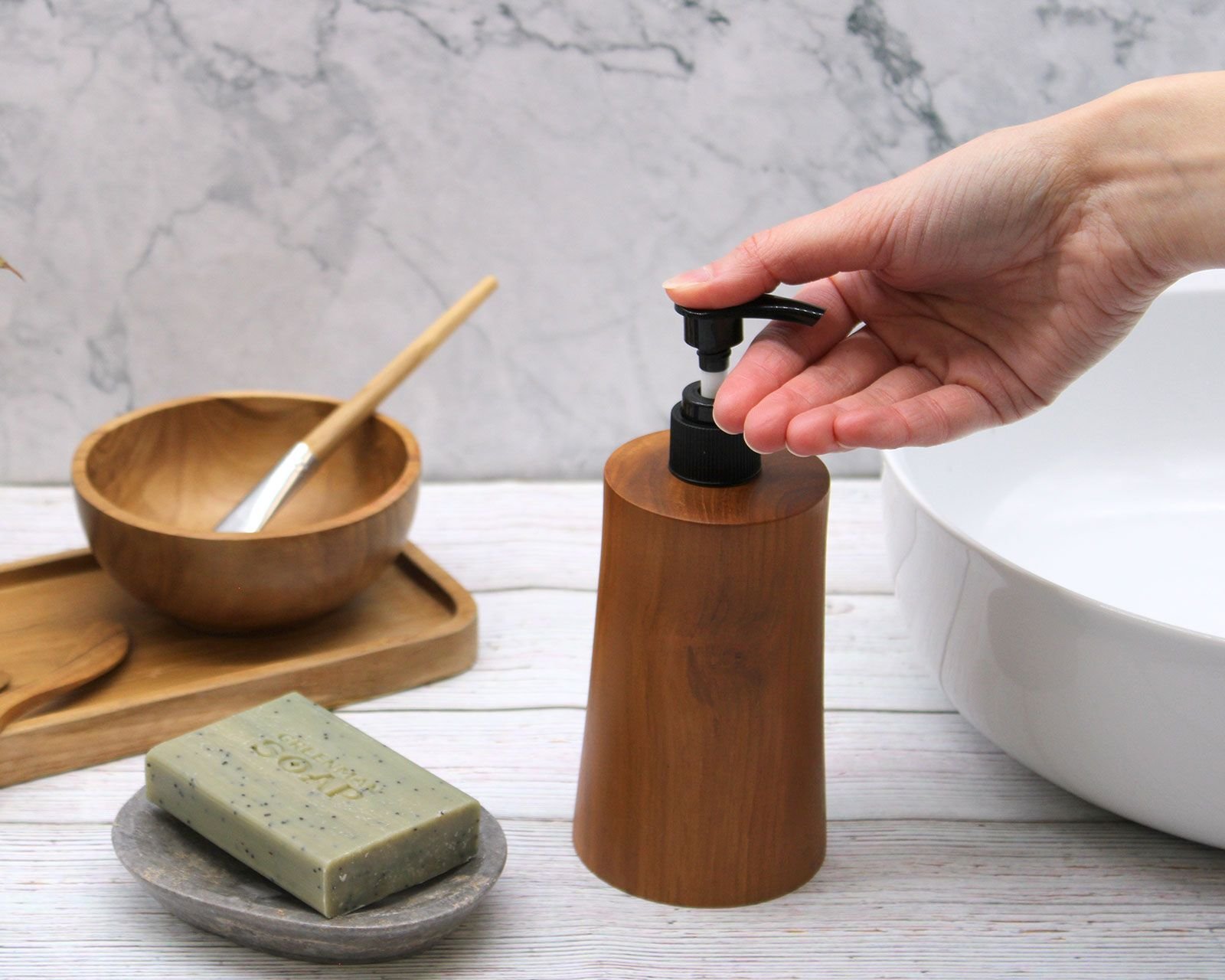 bG9jYWw6Ly9tZWRpYS8xUC9FQy82MFIzMEMxRzZSVjNFQzFQLzRjNmVlNDFiLmpwZWc.jpg Natural Teakwood Soap Dispencer - Taper