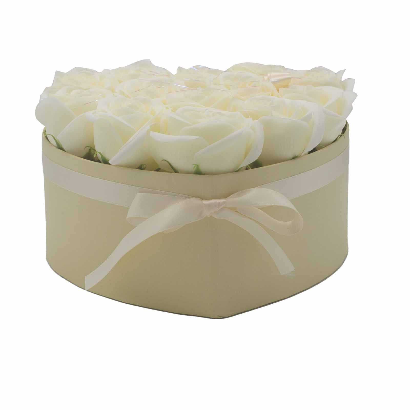 bG9jYWw6Ly9tZWRpYS9ITi9BRC82MFIzMEMxRzZSVDNBREhOLzYzYjY1NWJiLmpwZWc.jpg Soap Flower Gift Bouquet - 13 Cream Roses - Heart