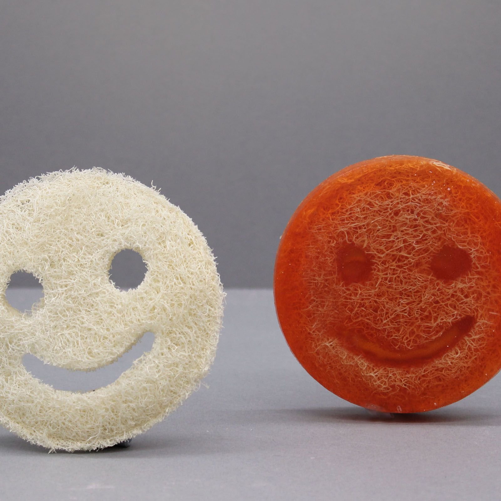 bG9jYWw6Ly9tZWRpYS9IUC80Qy82MFIzMEMxRzZSU0s0Q0hQL2IyYTEwYzZjLmpwZWc.jpg Happy Scrub Soap - Coconut