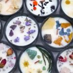 Kristall Duftkerze Der Mond – Sojawachs Kerze mit Amethyst & Holzdocht 8.8 x 5 cm