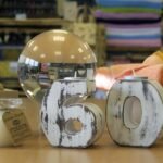 Holz Geburtstagszahl 6 Kerzenhalter – dekorative Zahl aus Holz für Geburtstag & Tischdeko ca. 6 x 8.5 x 10 cm