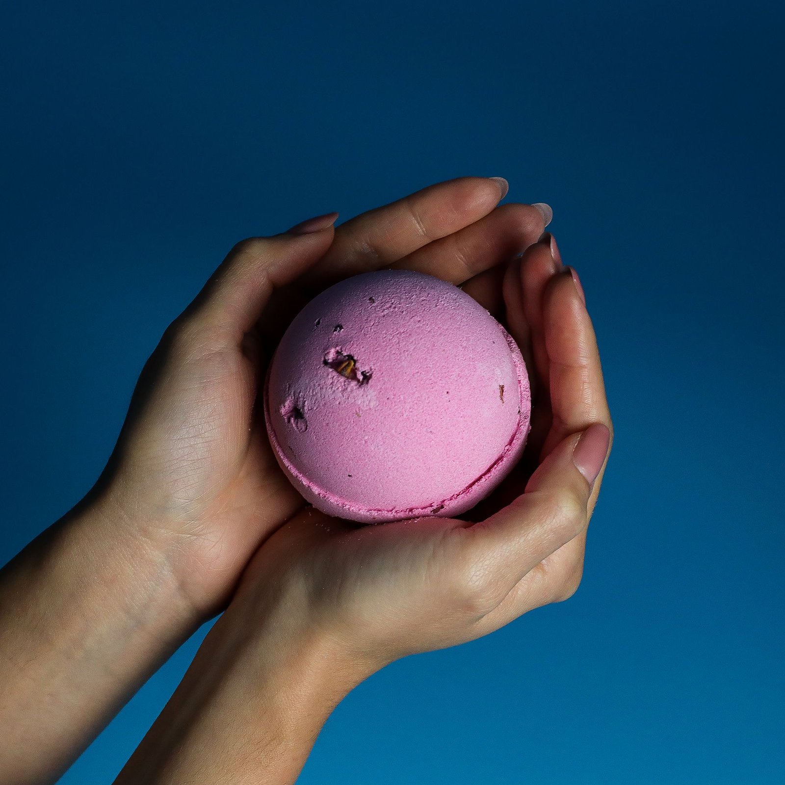 bG9jYWw6Ly9tZWRpYS9TSC9BQy82MFIzMEMxSjY0UjNBQ1NILzM4NDk4ZmFhLmpwZw.jpg Set of 3 Rose & Petals Bath Bombs