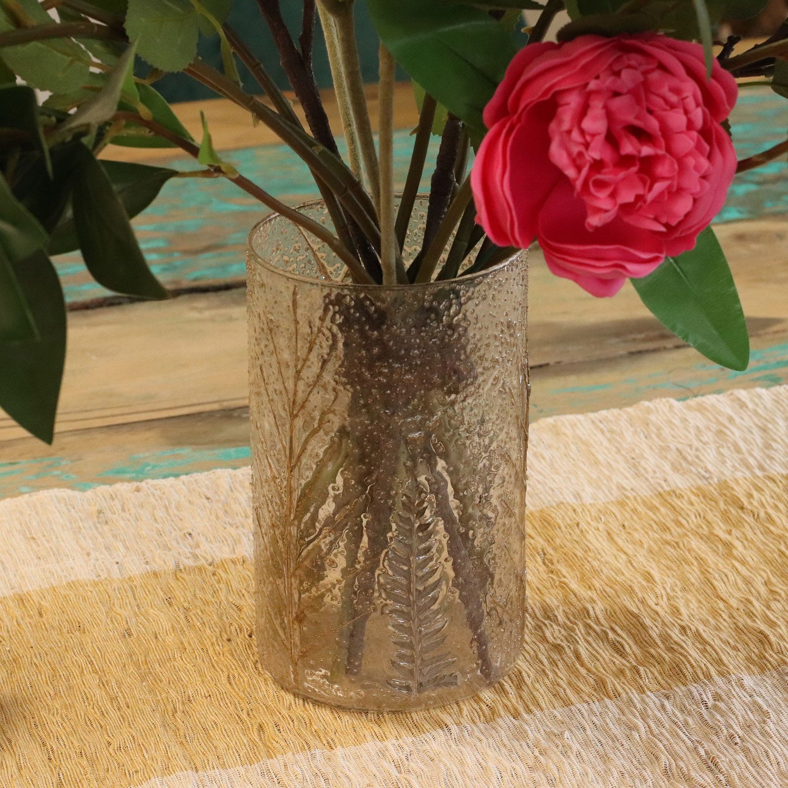 Glas Kerzenhalter mit getrockneten Blättern – Hoher Vasen Kerzenhalter Pino aus recyceltem Glas 19x11 cm