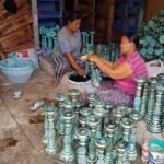 Kerzenständer Weiß Gold Holz – Vintage Kerzenhalter Set aus Albasia Holz für stilvolle Deko 12x12x34 cm