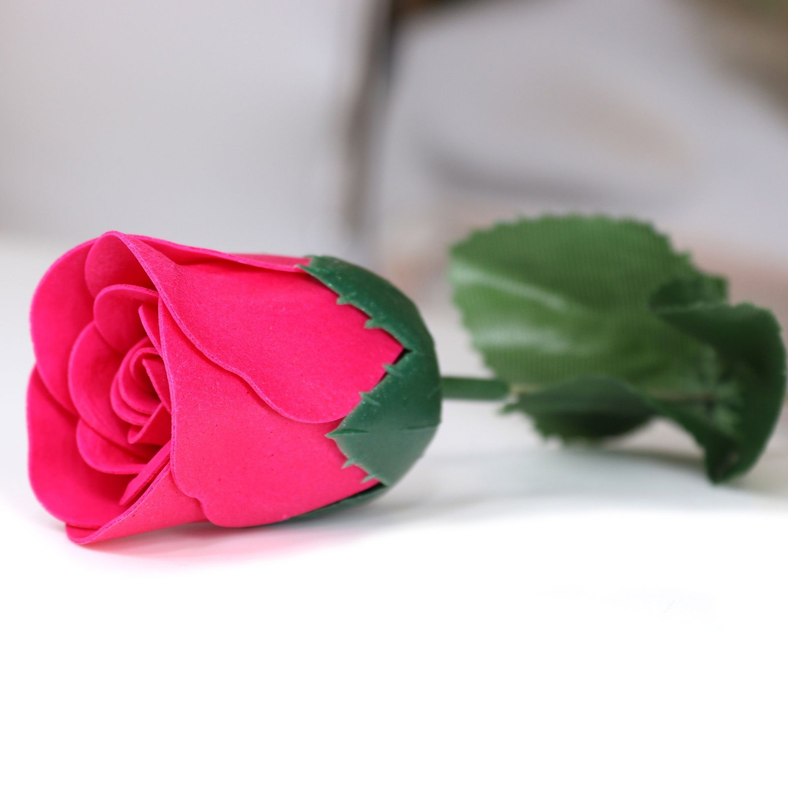 bG9jYWw6Ly9tZWRpYS9TUy9DQy82MFIzMEMxSDcwV0tDQ1NTL2I2YWFlZDBjLmpwZWc-1.jpg Ready to Retail Soap Flower - Small Red Rose